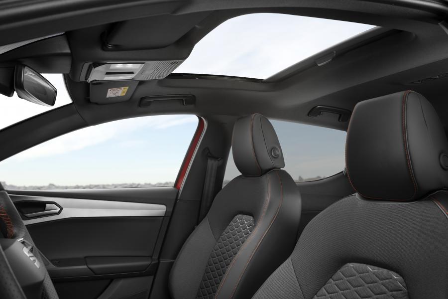 Интерьер Seat Leon FR 2020 года  (WW) (фото 23 из 52)